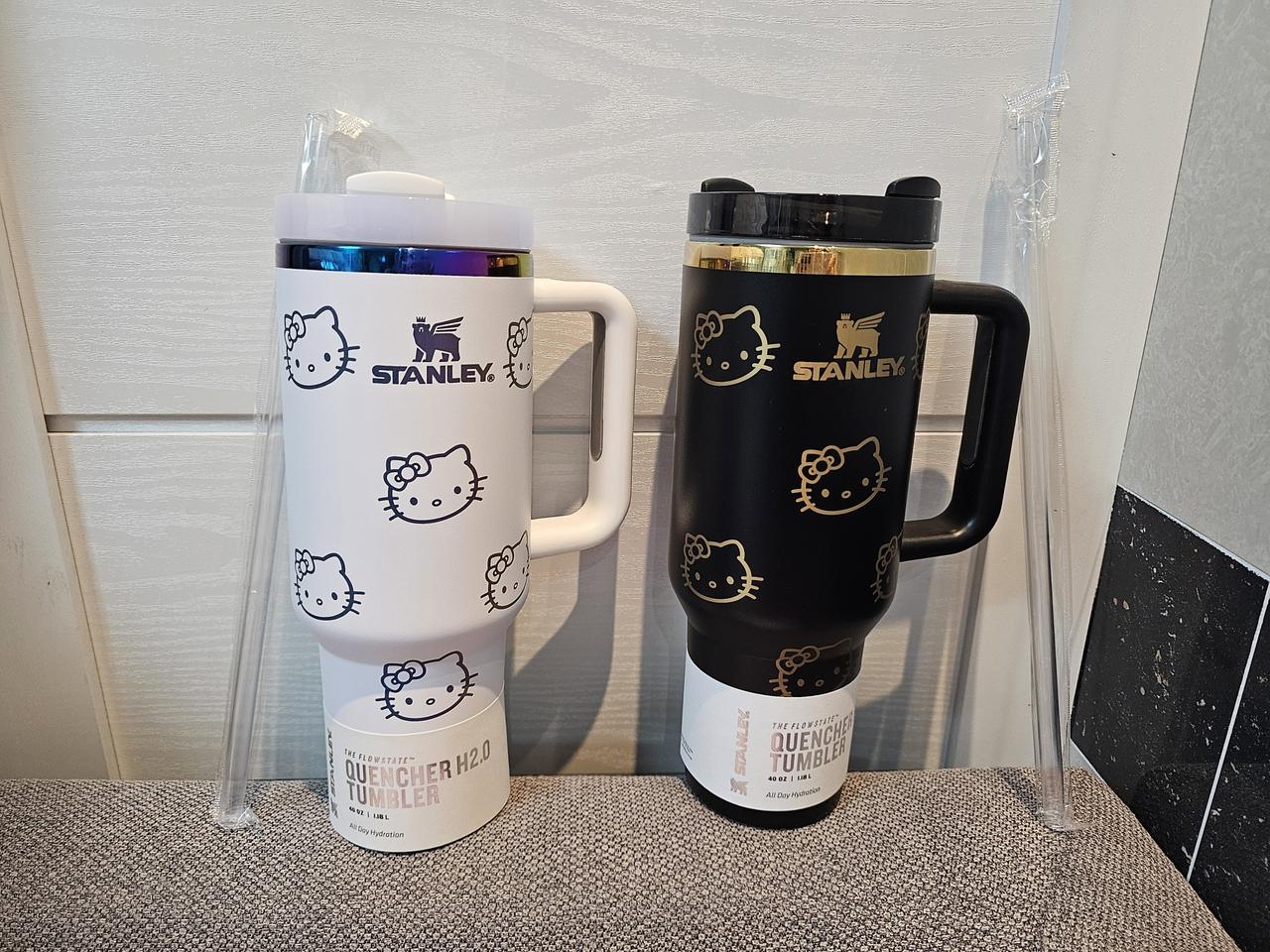 스탠리 헬로키티 퀜처 텀블러 1.18L 새거 팔아요