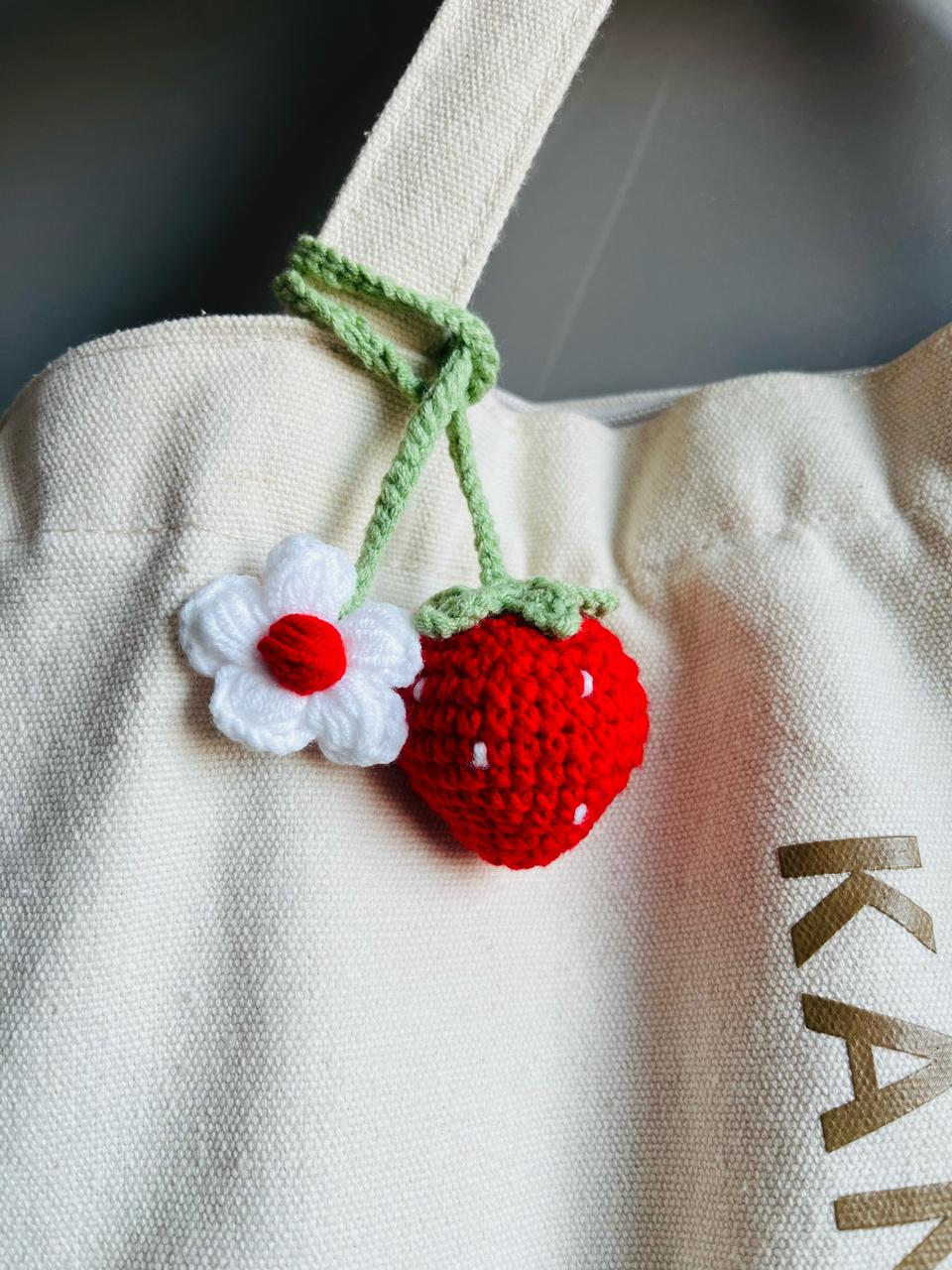 손뜨개 딸기 가방고리 커튼 끈묶음
