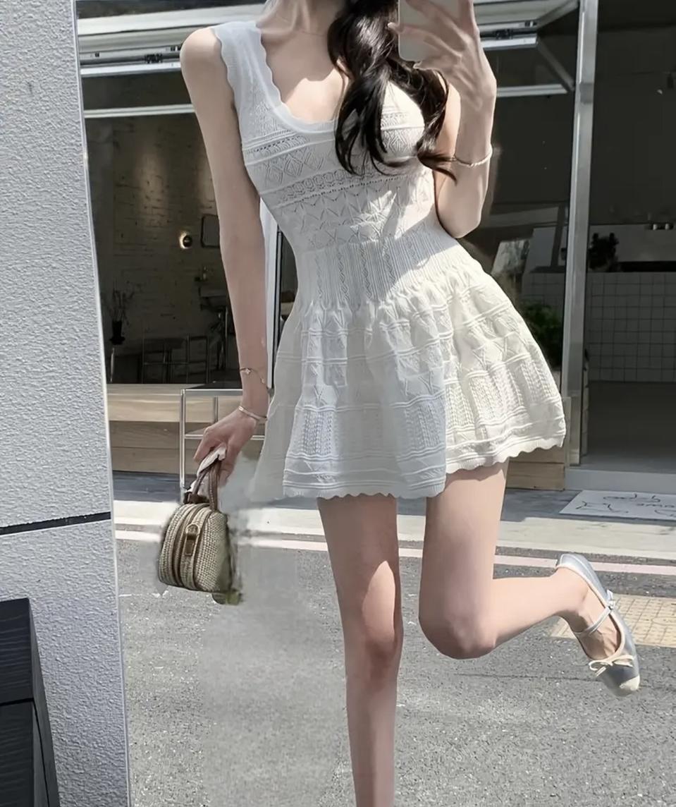 화이트 니트 민소매 원피스