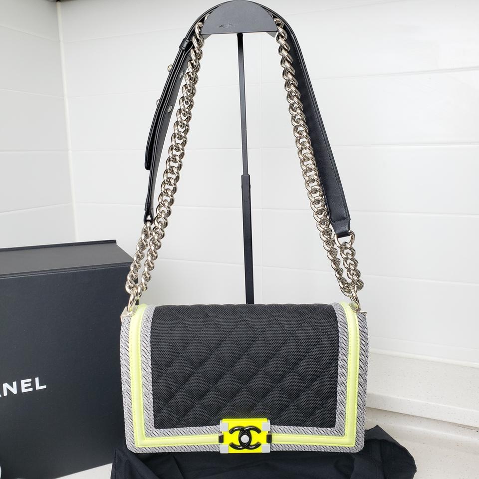 샤넬 A67086 캔버스 패브릭 보이백 미듐 한정판 (누나명품중고)