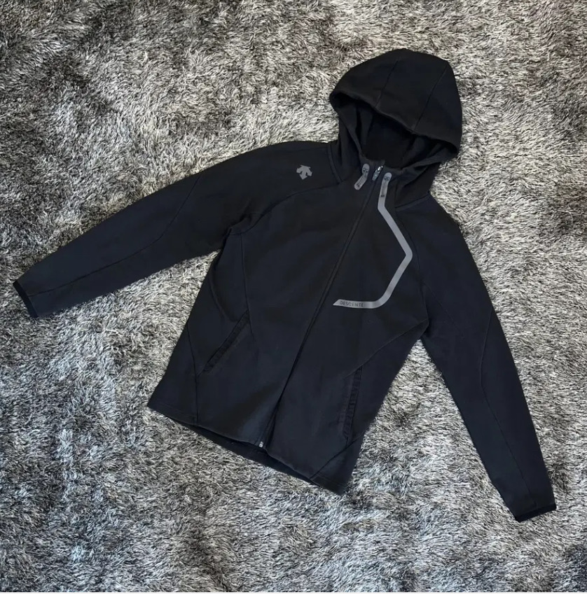 데상트 테크 후드집업 (95)