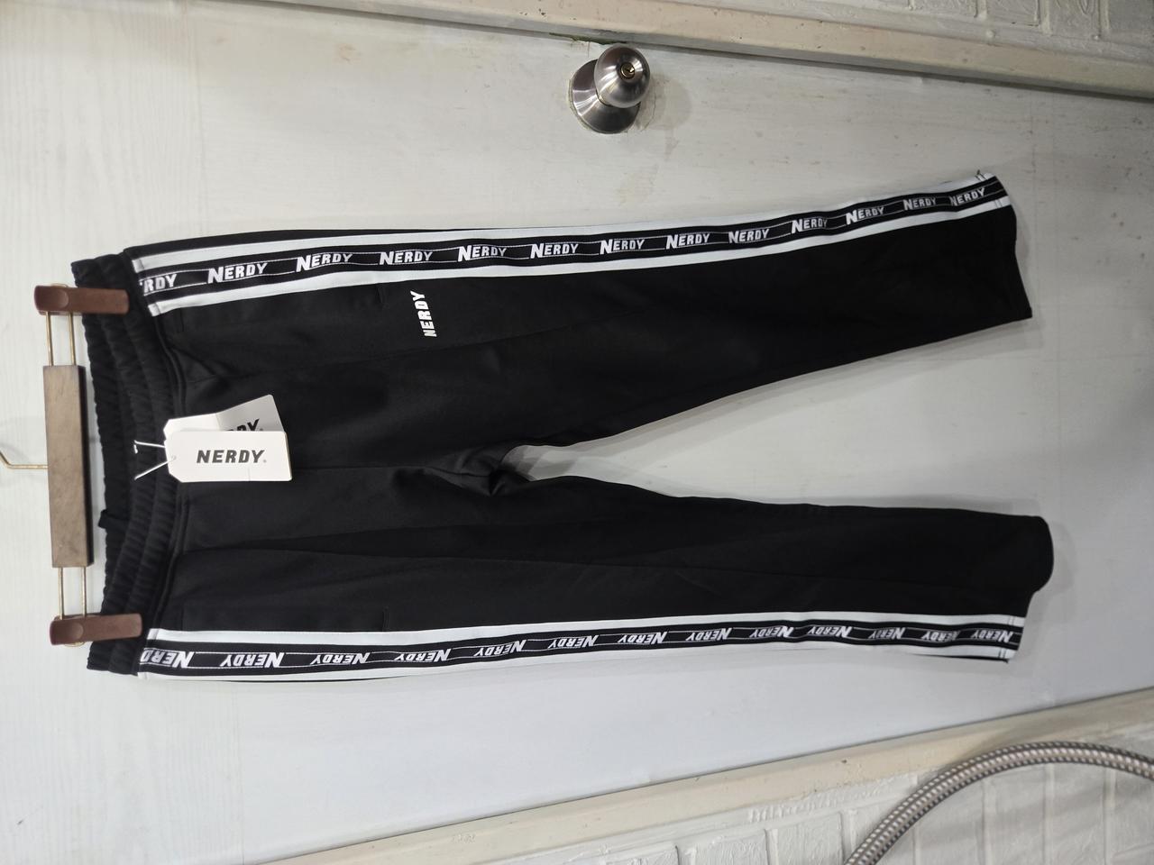 S,90,택있는 새상품)) NERDY 널디 바지! 옆 디자인 이뻐요!