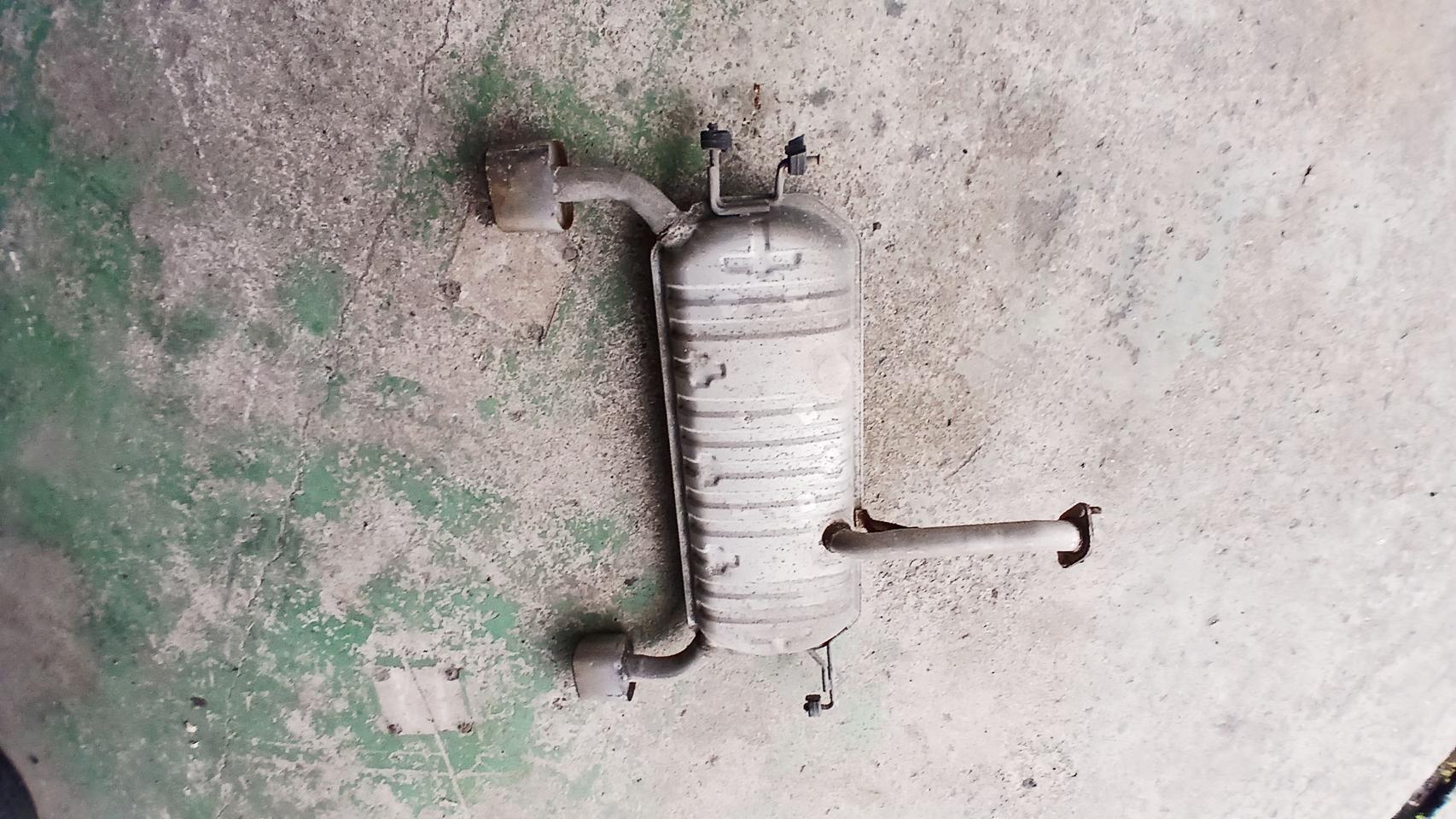 구형 투싼 2륜 머플러 3번 자동차중고부품 부품잇슈