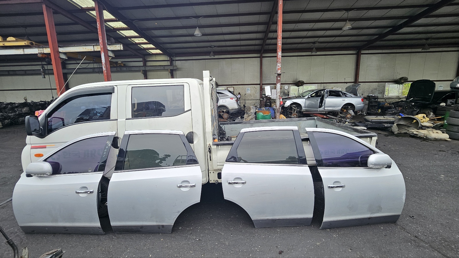 베라크루즈 은색 문짝 4개 자동차중고부품 부품잇슈