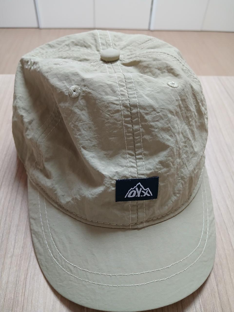 O.Y.X 짧은 챙 캡모자 베이지