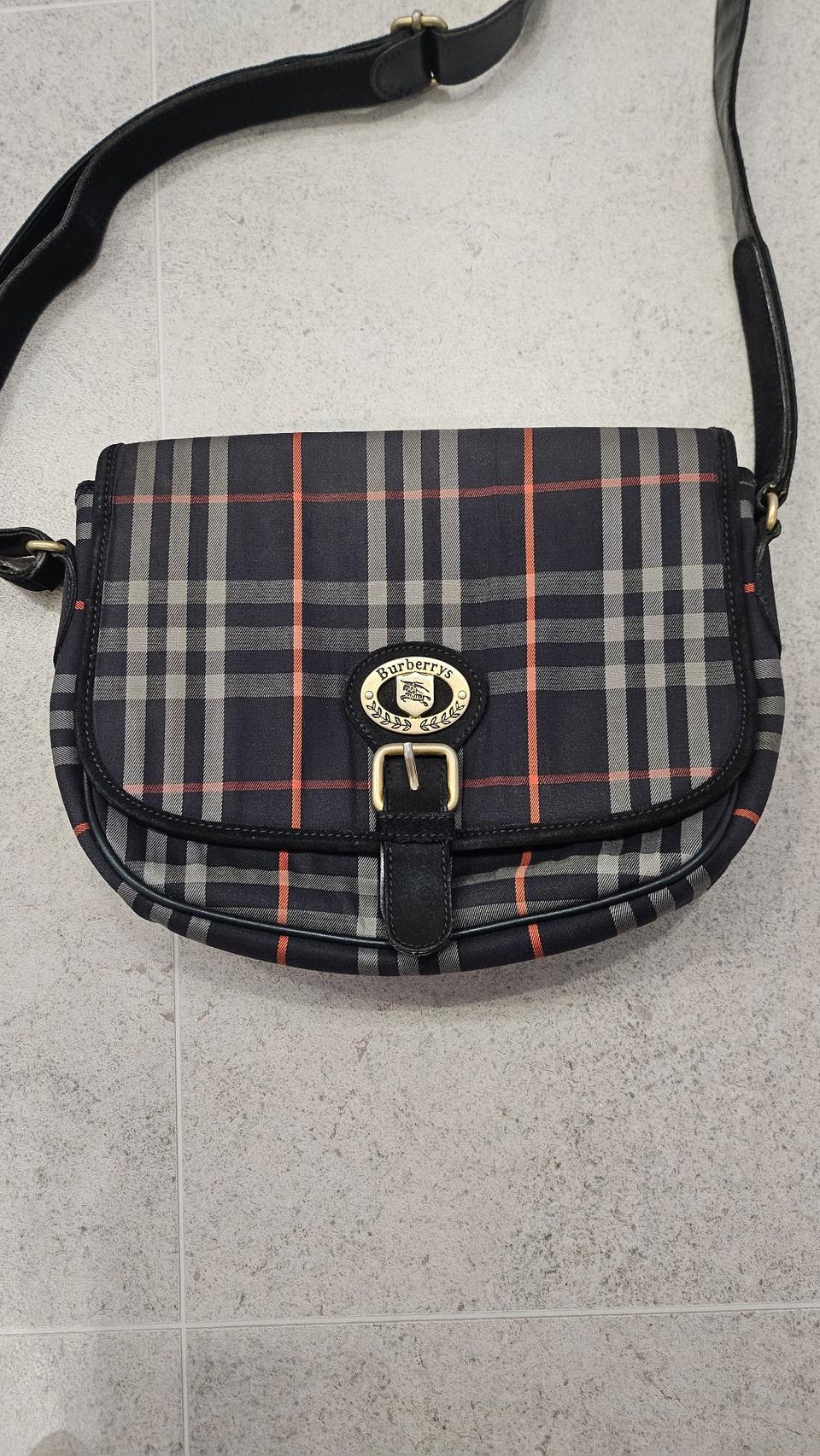 버버리 올드 크로스백 정품