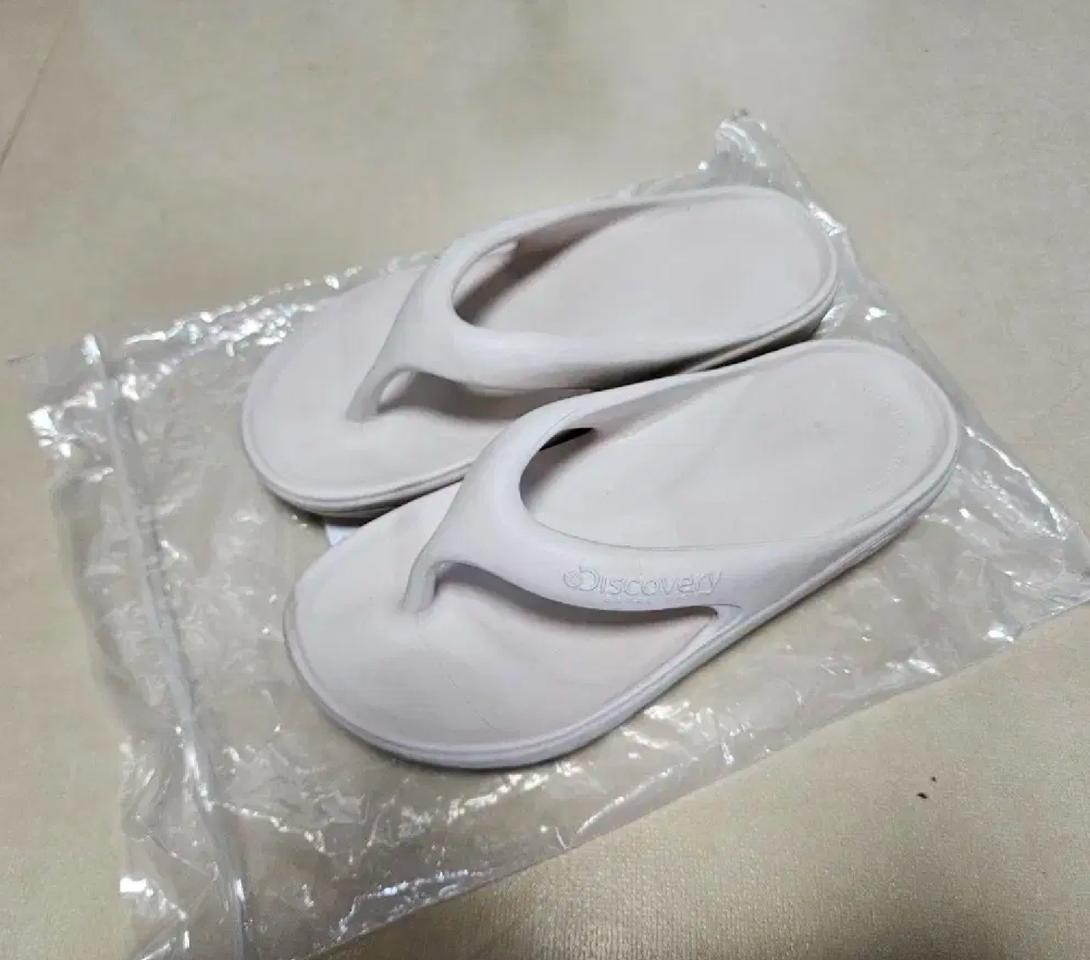 디스커버리 쪼리 슬리퍼