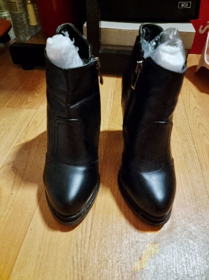 블랙 앵클 부츠