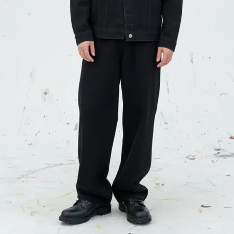 [새상품] 남자 데미지 블랙진 워싱데님 흑청팬츠 세미와이드 룩