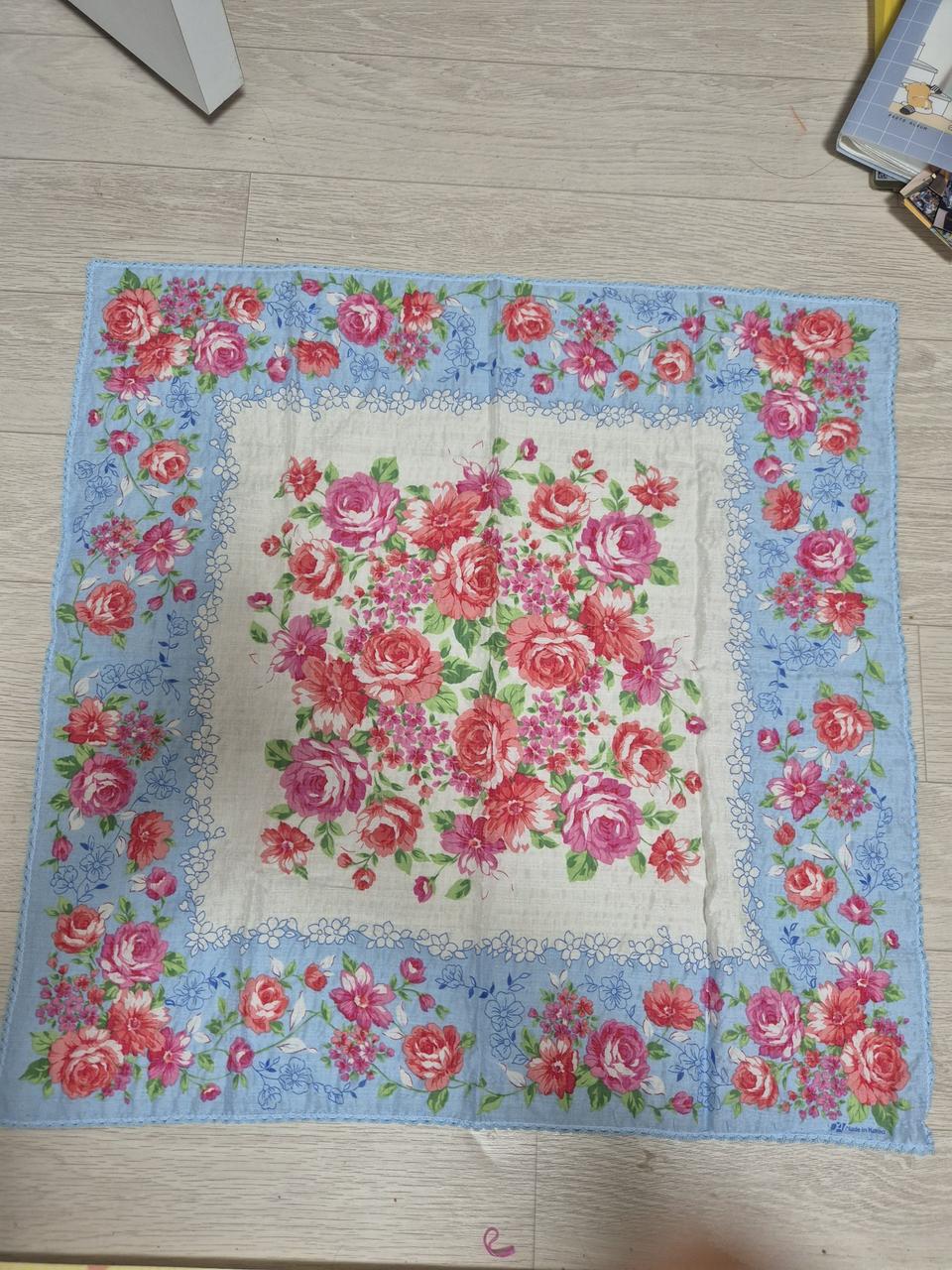 새상품 장미꽃 손수건 스카프