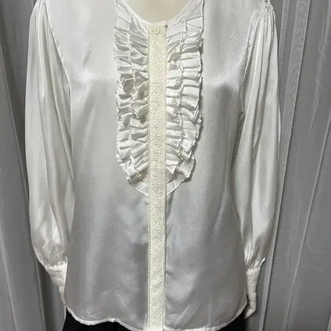 프릴 레이스 도쿄블라우스