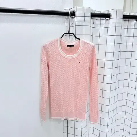타미힐피거 핑크 케이블니트