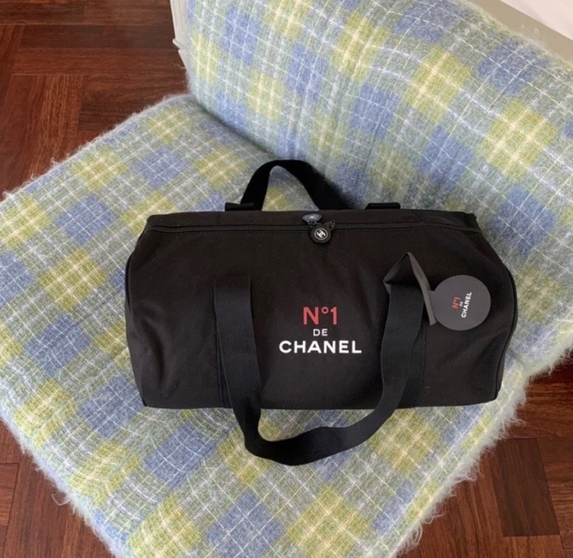 샤넬 까멜리아 보스턴백 블랙