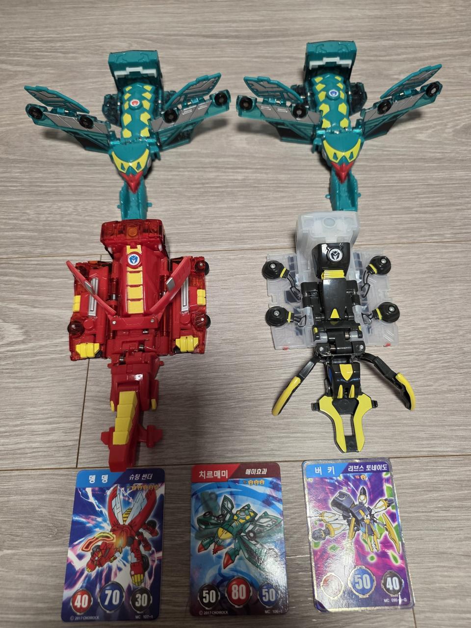 터닝메카드W-곤충 시리즈종-버키,치르매미2개,뎅뎅+메카드 3장