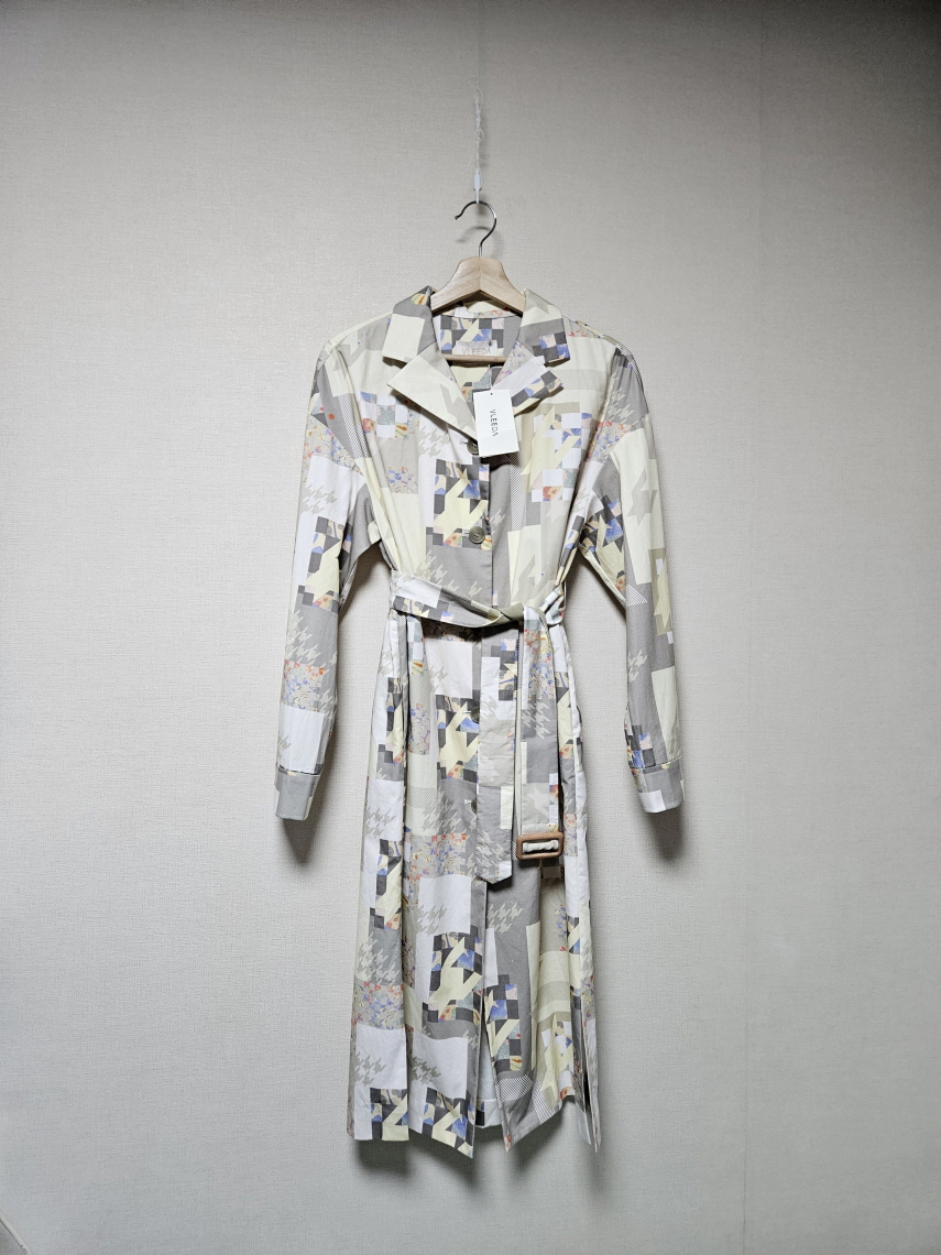 블리다 VLEEDA 벨티드 트렌치 자켓형 원피스 프리 