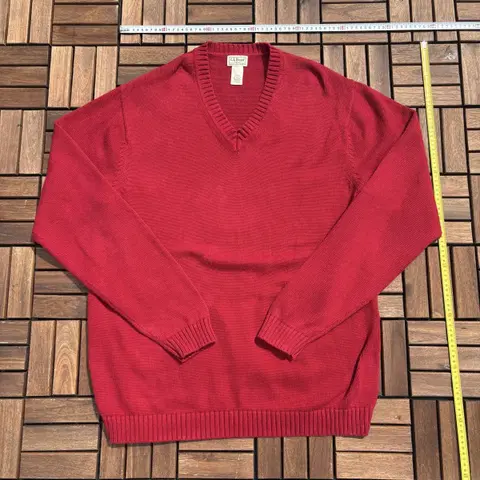 엘엘빈 브이넥 니트 레드