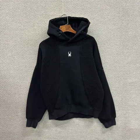 스파이더 프린팅로고 후리스 크롭 후드티 105 D11054