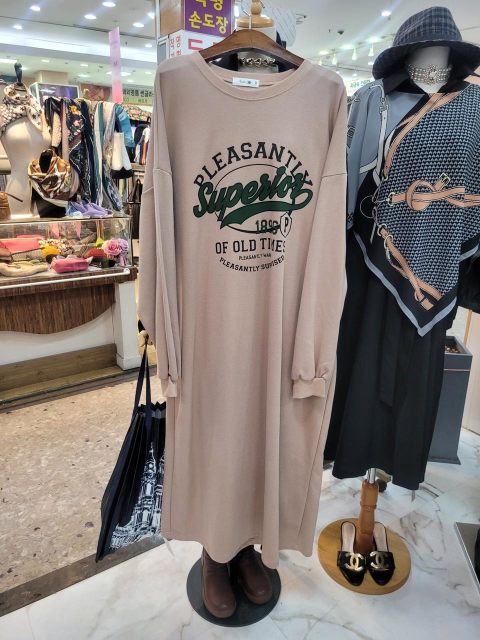 새상품)cox 베이지 라운드넥 롱 원피스