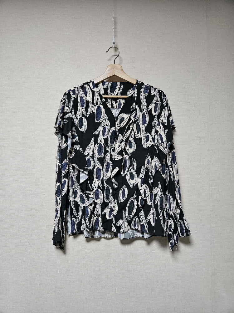 한섬 래트바이티 LATT 패턴 러플 블라우스 55사이즈