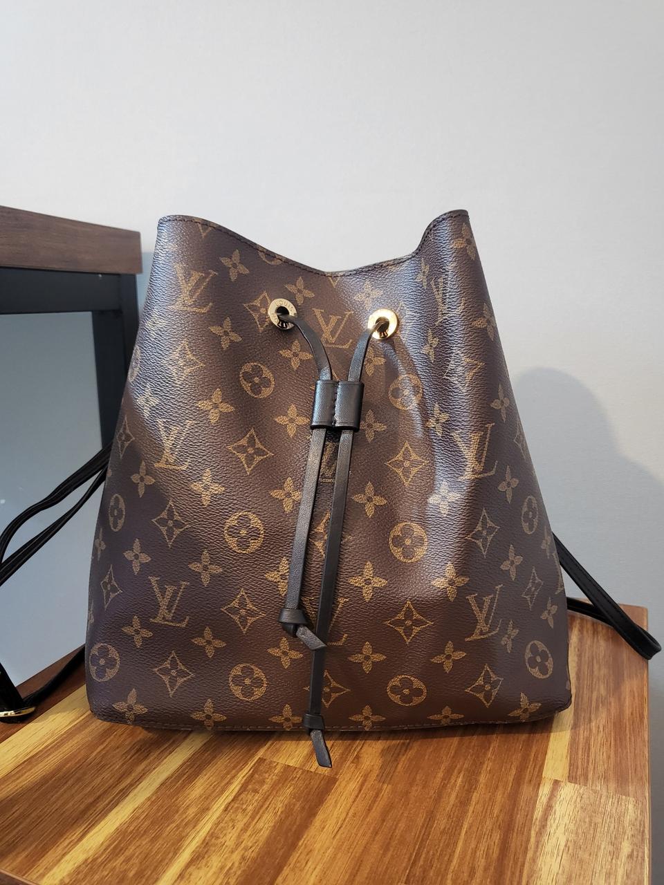 루이비통 네오노에 MM 모노그램/블랙