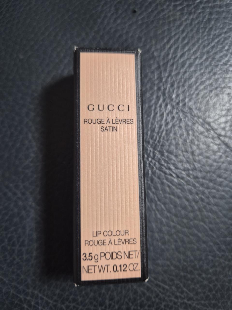 구찌 루즈 아 레브르 사틴 립스틱