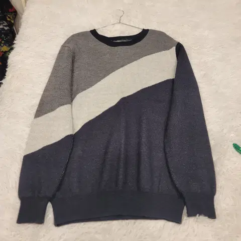 (매장정리)FRJ 라운드 니트 100