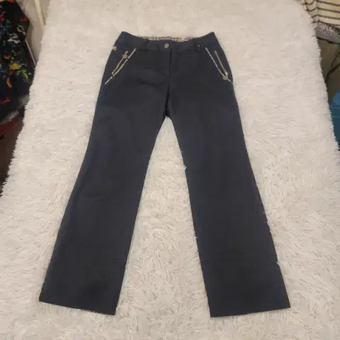 (매장정리)버버리 여자 바지 허리 28