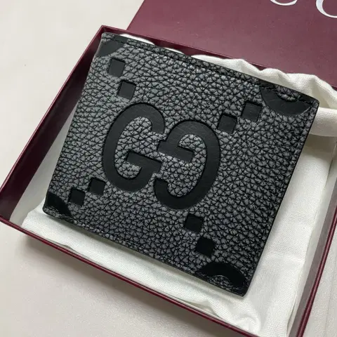 [미사용 새상품] 구찌 맥시 GG 지갑 다크 그레이 블랙