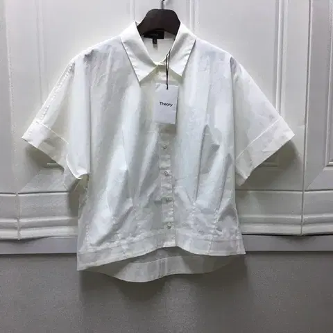 (새상품)Theory 반팔 셔츠 화이트 나그랑소매 블라우스