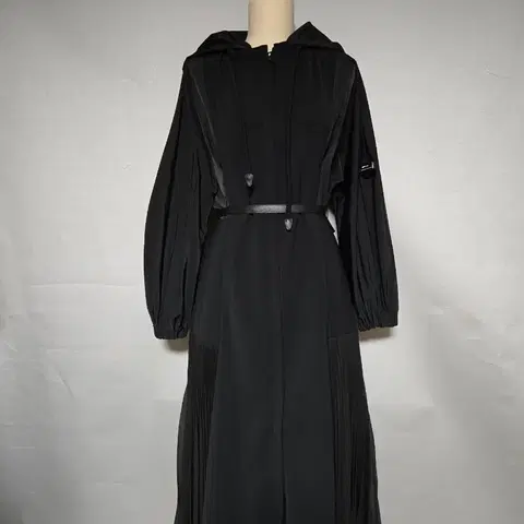 제이 플리츠 롱 후드 코트