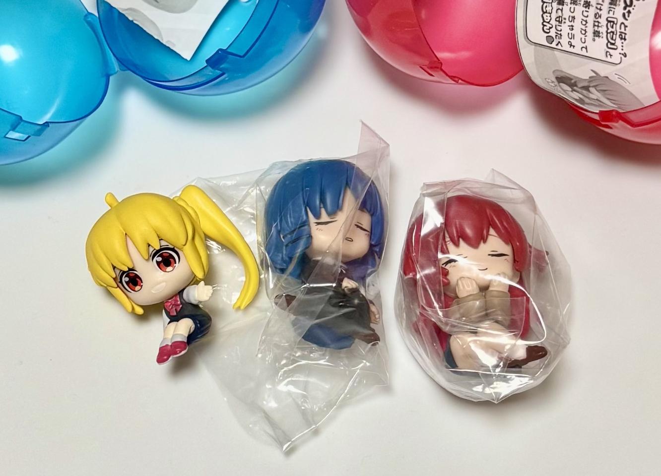 봇치더락 가챠 묶음 판매합니다.