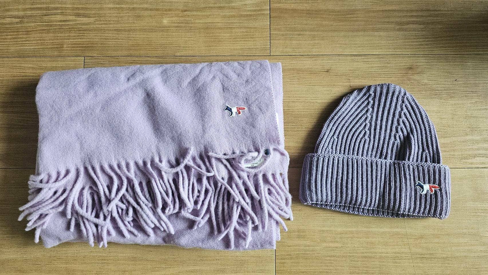 메종 키츠네 목도리/비니세트 판매합니다..