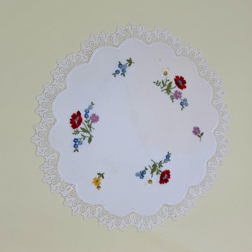 레이스 꽃 자수 테이블 매트 깔개