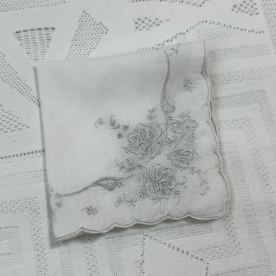 일본빈티지 핸드메이드 레이스 자수 손수건 화이트