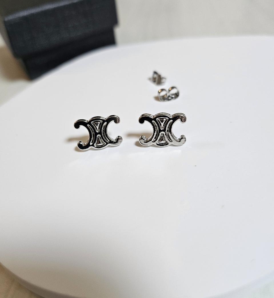 셀린느 업사이클링 스터드 은장 귀걸이