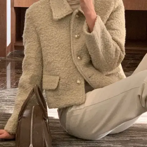 플러터 베이지 부클자켓 결혼식 하객룩 올드머니룩 타임마인미샤랑방스타일