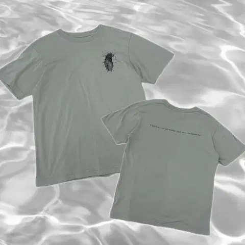 일본 유니클로 진격의거인 진격거 애니 프린팅 그레이 반팔티