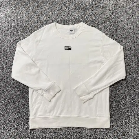 빈티지9. 아디다스 스웻 맨투맨