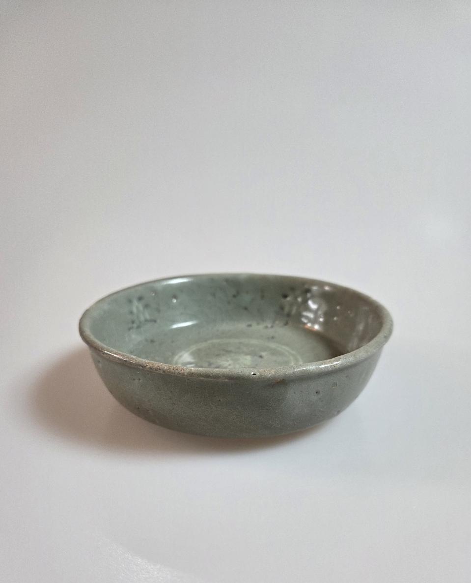 고미술품 고려청자 흑백상감 국화문 종지(희귀도안)