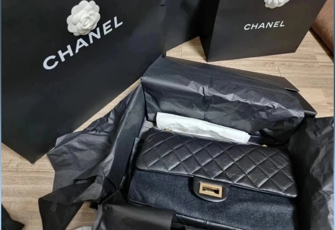 샤넬 2.55 빈티지 블랙  맥시 새상품 보관