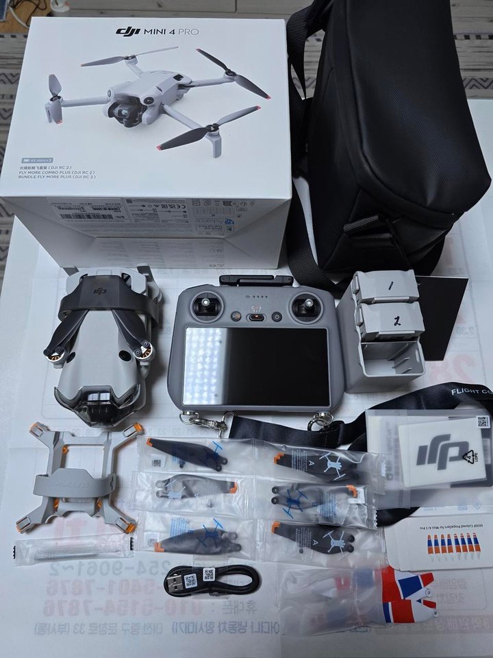 Dji 미니4 플라이 모어 콤보 플러스 드론 판매합니다