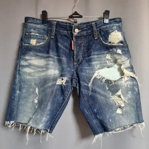 디스퀘어드2 빈티지 찢청 중청 워싱 데미지 하프 팬츠 데님 청바지