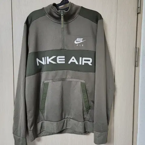 나이키 에어 하프집업 집업 맨투맨 카키. 사이즈L
