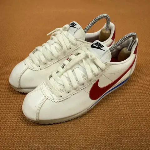 나이키 클래식 코르테즈 레더 스니커즈 운동화 245 G08273