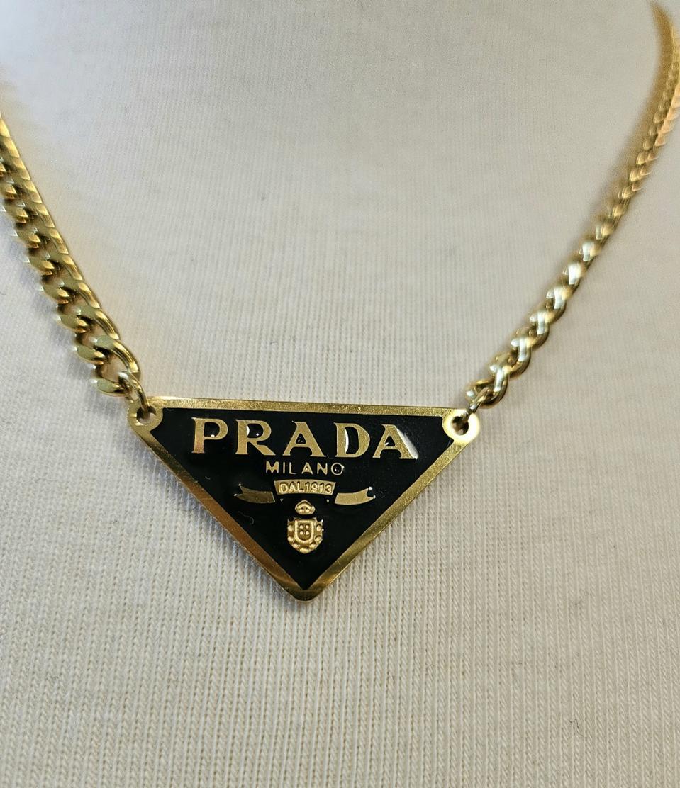 프라다 업사이클링 금장 목걸이