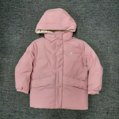 뉴발란스 키즈 양면 핑크색 아이보리 구스다운 패딩 점퍼