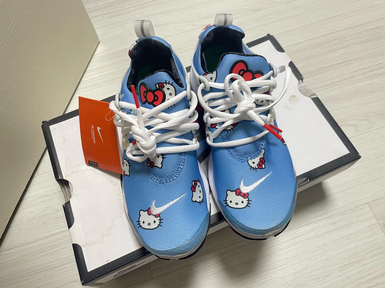 나이키 에어프레스토 키티 운동화 새상품