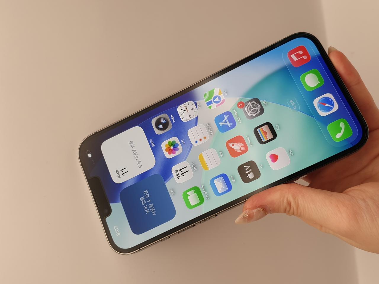 아이폰13프로맥스 블랙 128기가 A급 판매합니다 