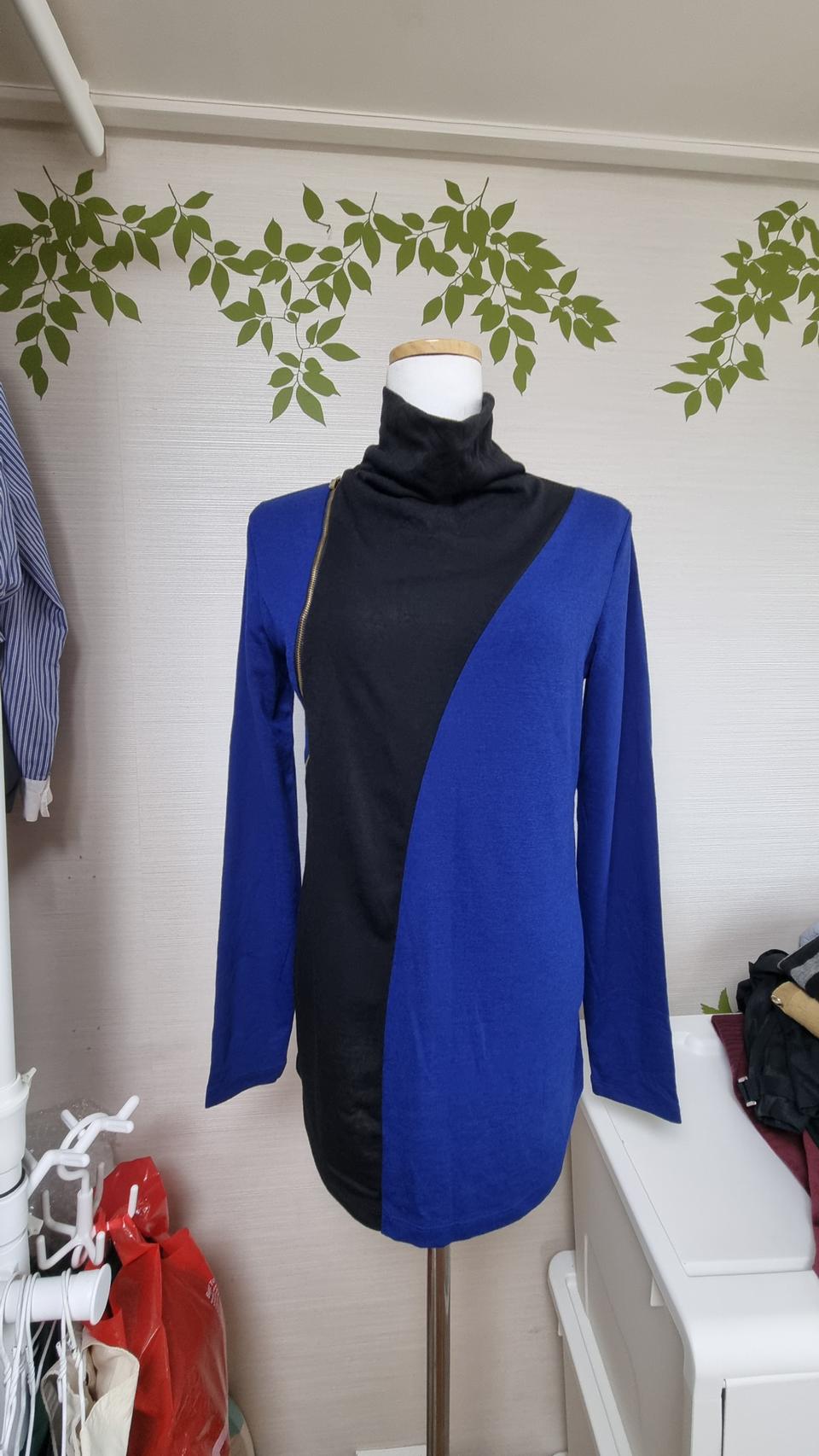 샤트렌 블랙 블루 배색 긴팔티 5566