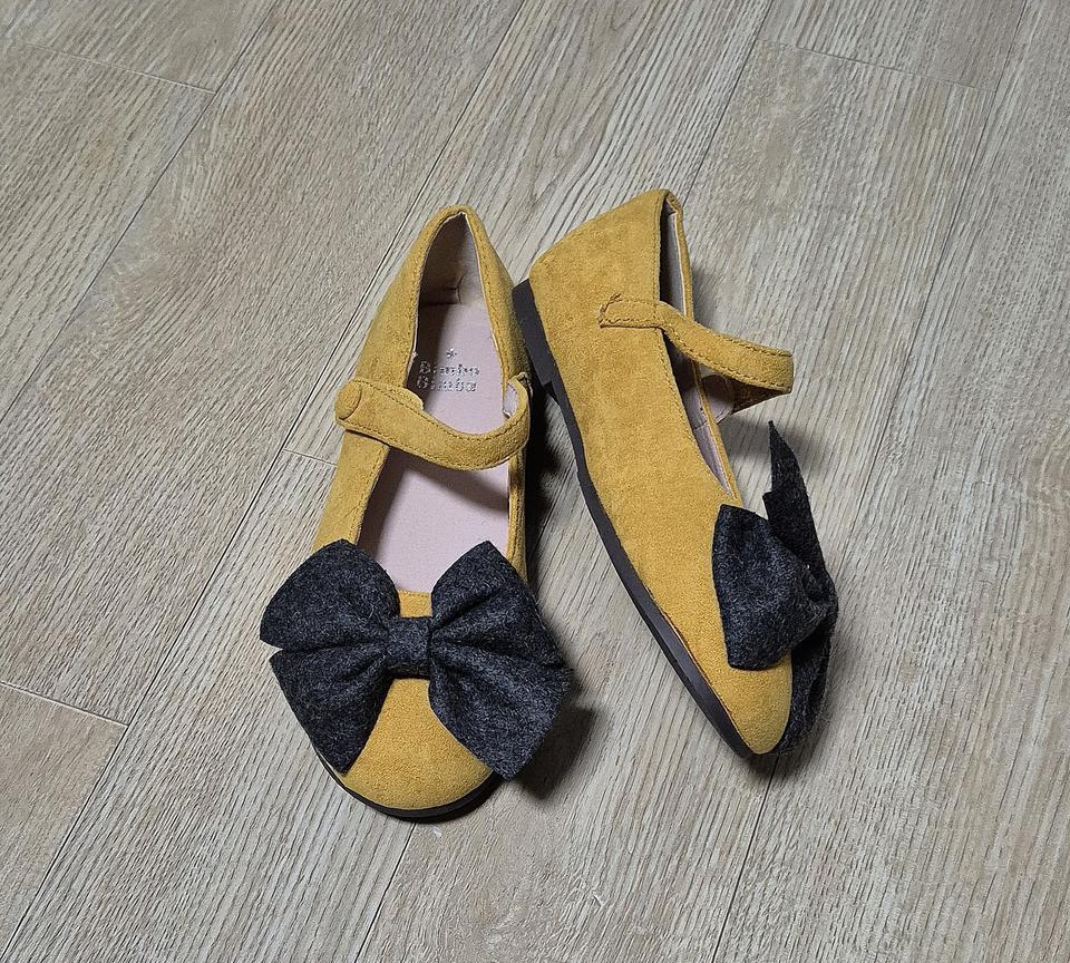 [새상품] 빔보빔바 스웨이드 리본 벨크로 스트랩 플랫슈즈 단화(200)